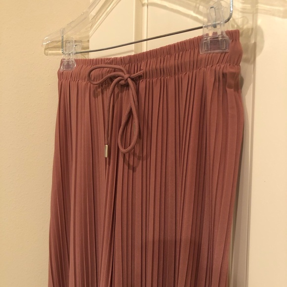 Crepe Pants Mauve Color XS/S EUC - Picture 2 of 3